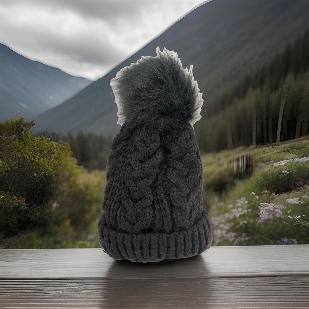 Time and Tru Cable Knit‎ Beanie Winter Hat Faux Fur Pom Black One Size New
